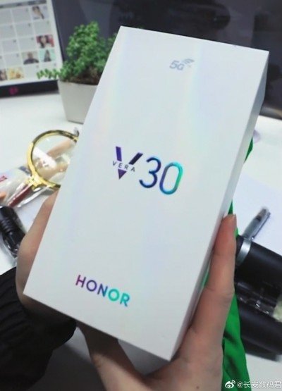 Honor V30 retail box