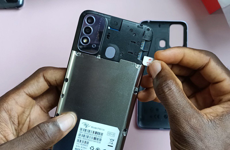 How to insert SIM in itel P37