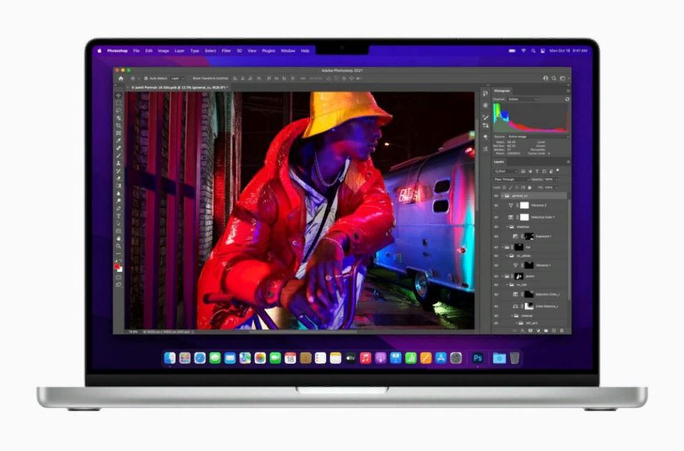 Apple introduced the new MacBook Pro(s) (2021) with new silicon M1 Pro and M1 Max