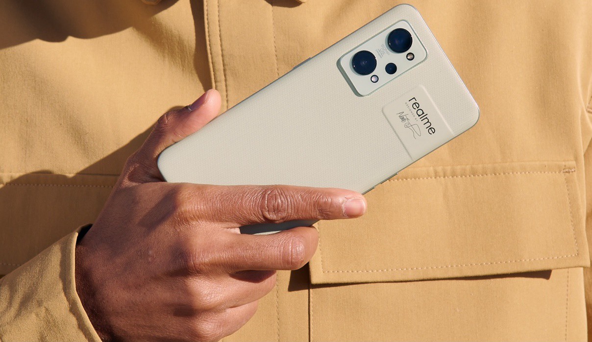 Realme GT2 is a 6.62-inches smartphone with Snapdragon triple 8 realme gt 2 price